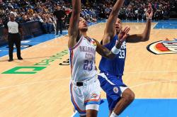 爱游戏体育-沃尔成功复出，骑士队大胜雷霆的简单介绍