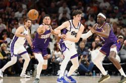 爱游戏官方入口-雄鹿战胜独行侠，客场取得连胜