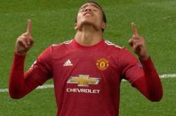 爱游戏官方入口-包含利物浦轻取莱比锡红牛，德容完成帽子戏法的词条