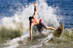 爱游戏体育-骑士对阵开拓者，武切维奇防守端锁死对手，铸就团队胜利基石