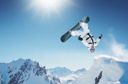 爱游戏官方入口-雷霆强行终结勇士，东契奇成为关键先生