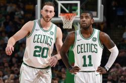 AYX官方直播-孤胆英雄与银色奇迹，拉塞尔扛鼎，阿斯顿马丁绝杀威廉姆斯的战术史诗