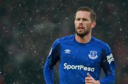 爱游戏娱乐-掘金关键战突围广厦队，范弗利特成为关键先生