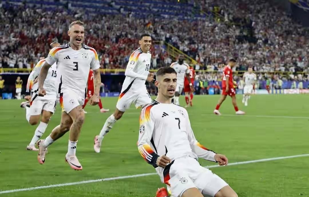 包含瑞士战胜丹麦，晋级欧洲杯预选赛决赛的词条