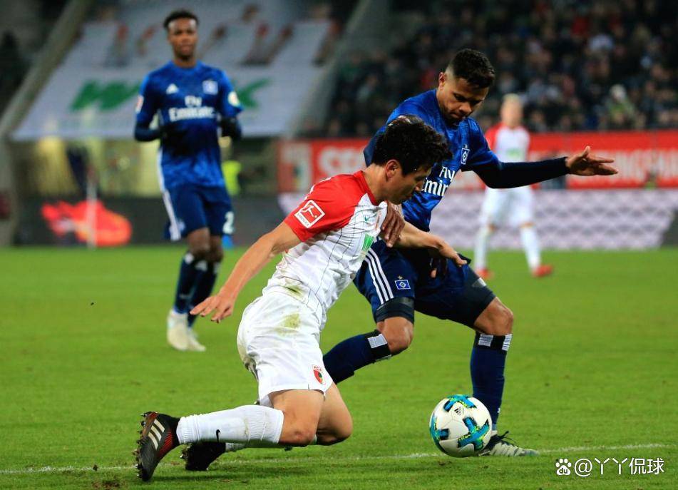 奥格斯堡在国内足球比赛中击败对手 奥格斯堡在国内足球比赛中击败对手