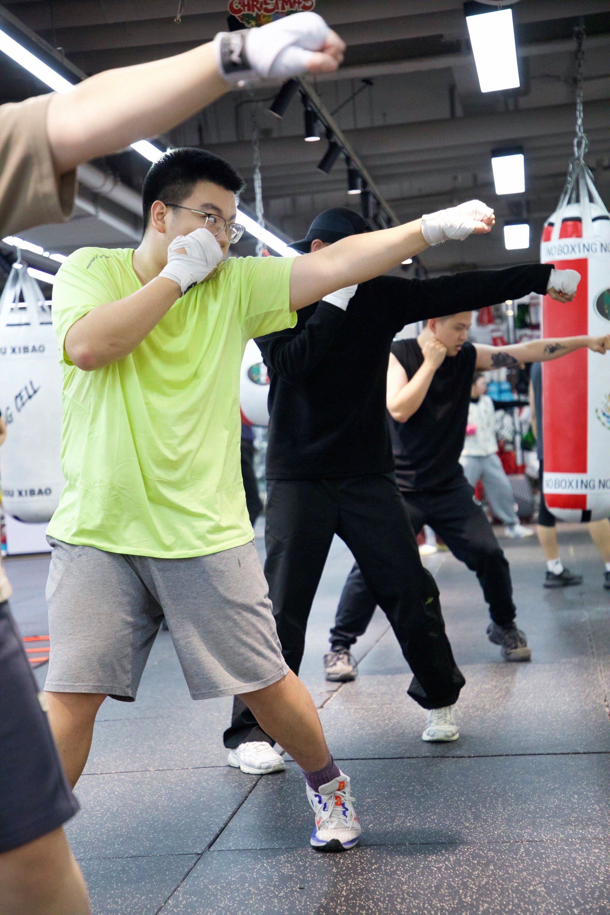 热血搏击,拳击选手一击制胜夺冠 热血搏击,拳击选手一击制胜夺冠