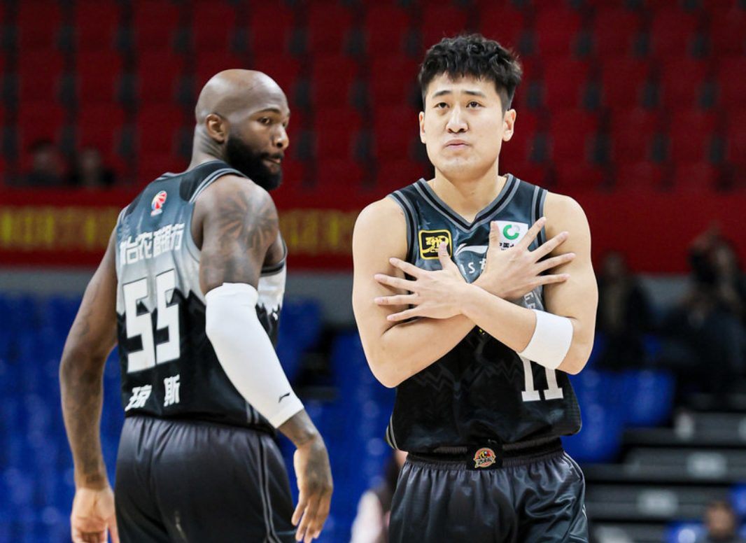 外援砍下高分助球队获得连胜