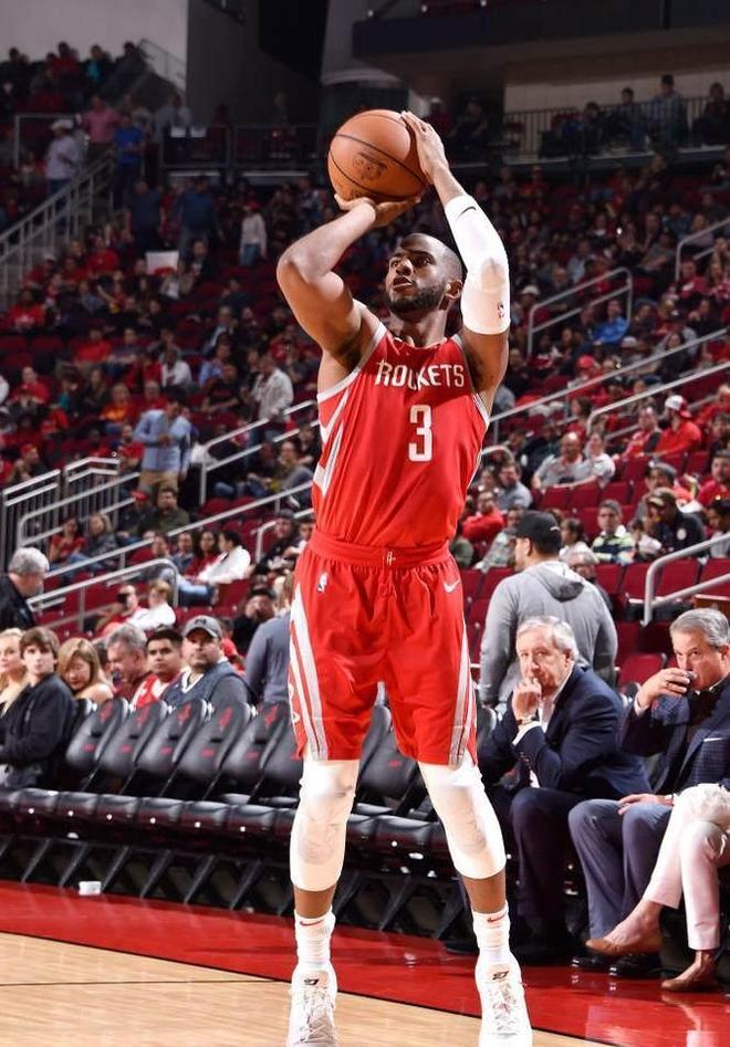 火箭逆转辽宁队，保罗点燃赛场