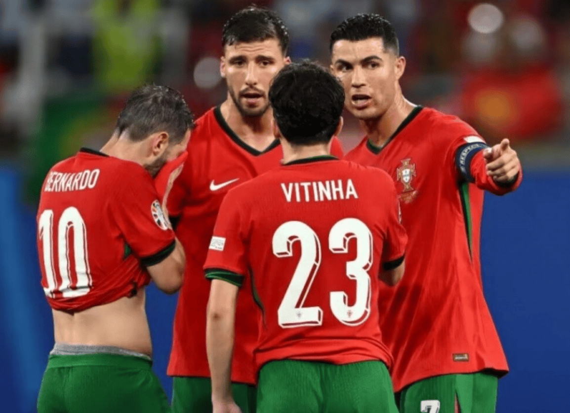 包含里昂逆转法国，C罗点燃赛场的词条