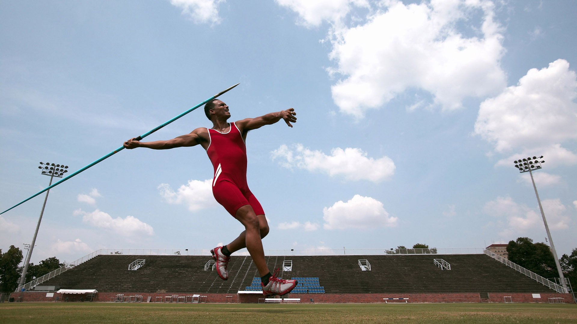 霍勒迪发挥堪称完美，广东队力克太阳