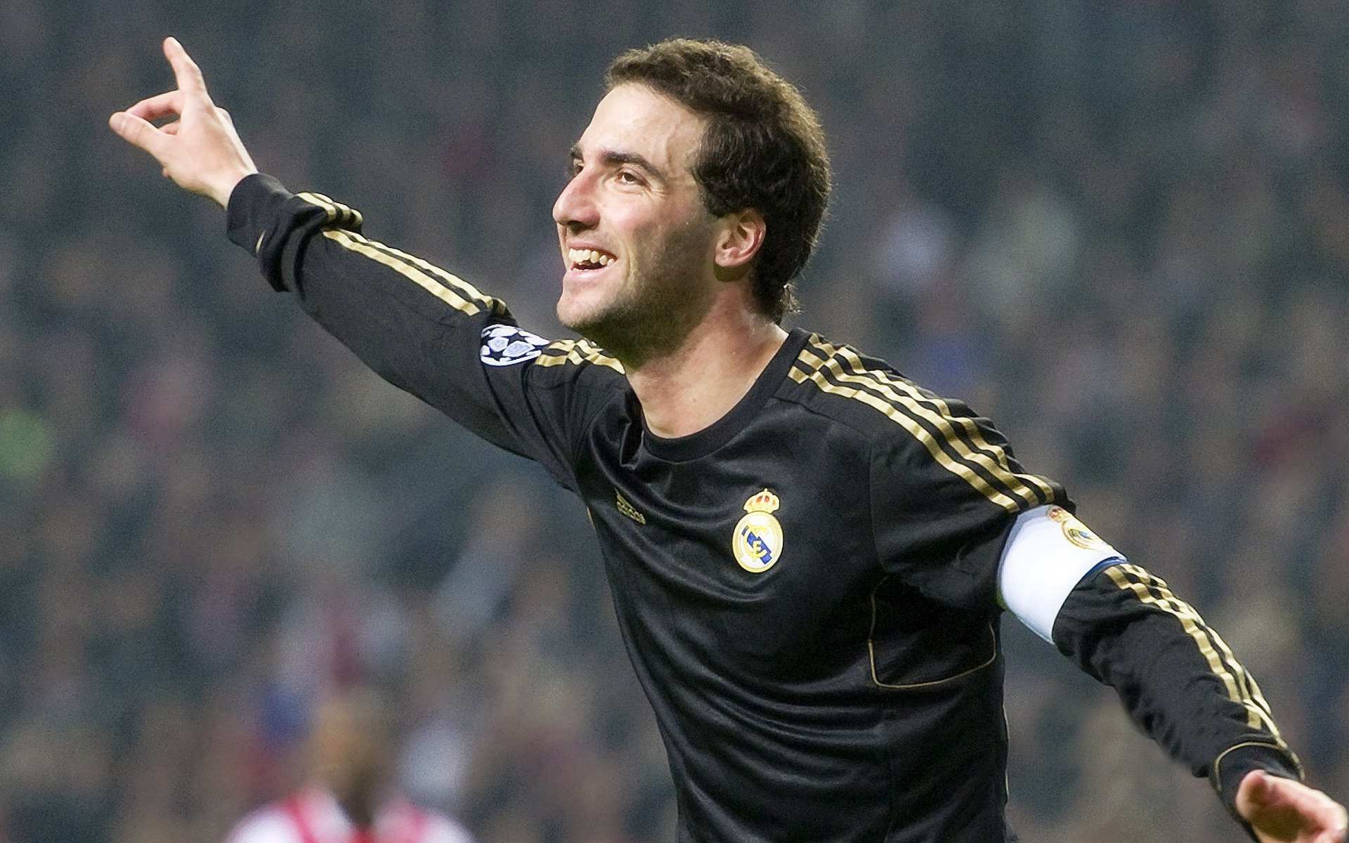 米切尔压制级发挥引爆全场,魔术主场完胜快船彰显团队实力