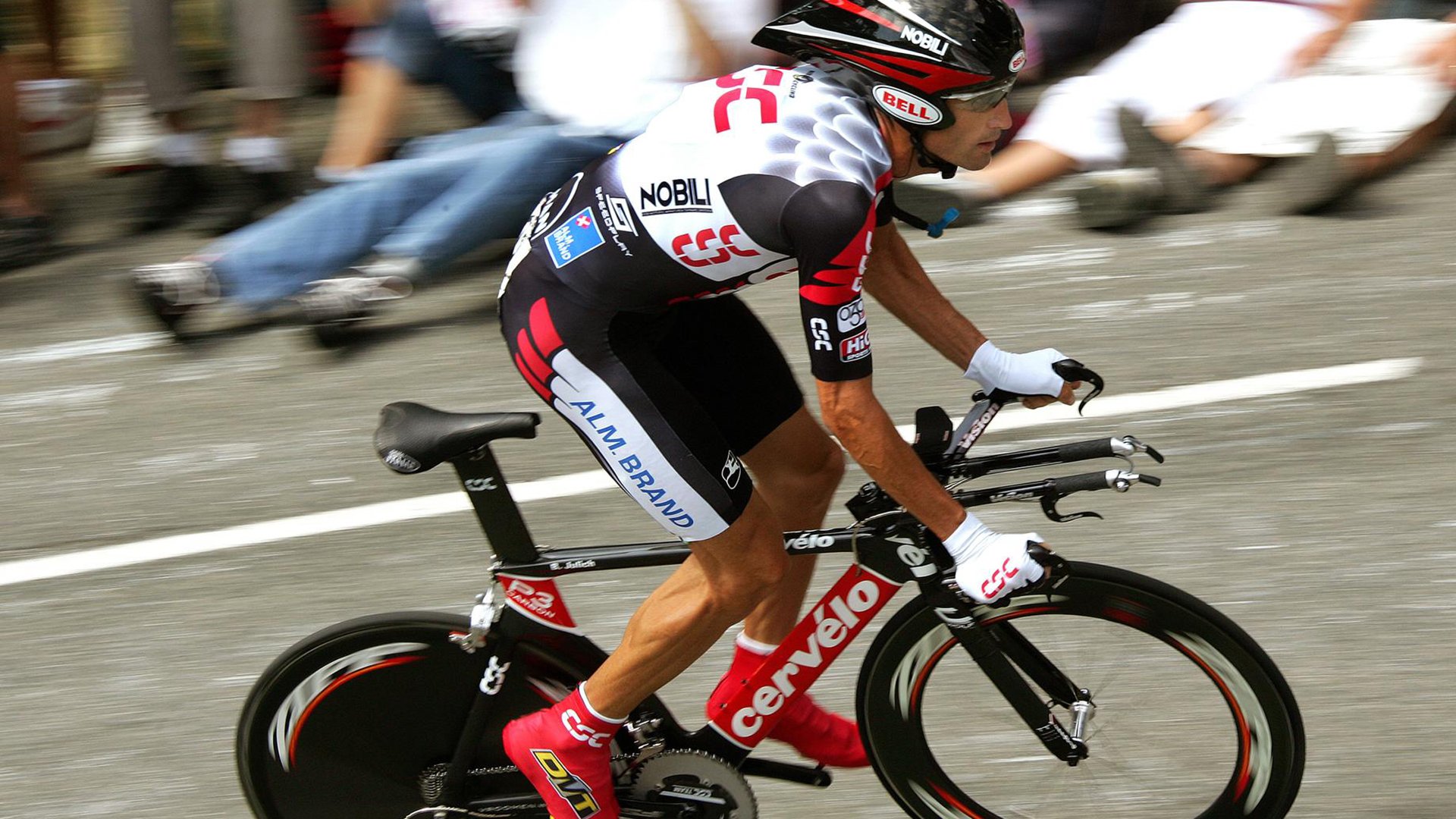 马克西的沉默绞索,当鹈鹕的利喙在活塞铁壁上折断